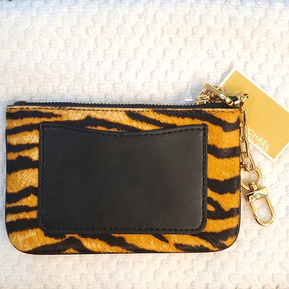 MICHAEL KORS SMALL CARD AND KEY HOLDER/ANIMAL PRINT...BRAND NEW-NEVER USED - Picture 2 of 2